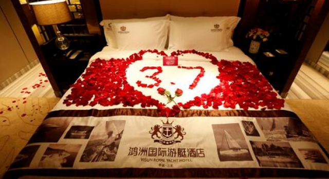 给不了超跑游艇的男生 在女生节如何俘获芳心