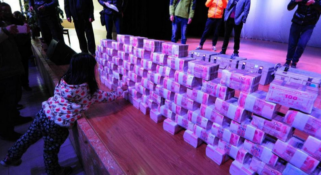 昆明村当众分红1000万现金 再见“钱山”羡煞旁人