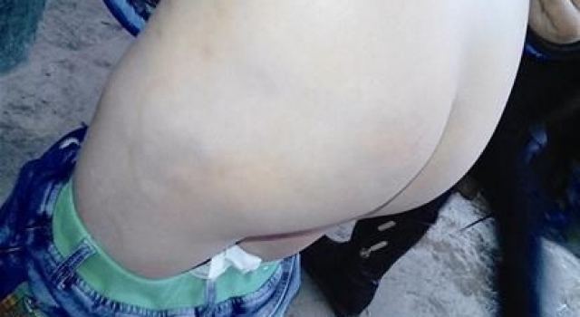 女教师当众高跟鞋打学生 强脱裤子教说谎:别说出去