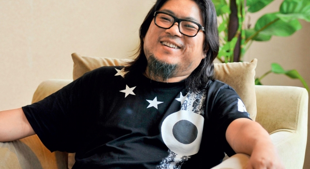 高晓松发微博死守鸭头 吃一堑长一智躲空姐套路