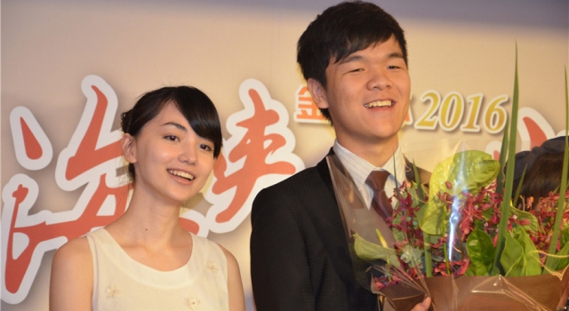 黑嘉嘉男朋友柯洁是真的吗? 黑嘉嘉为柯洁献花是表白吗?