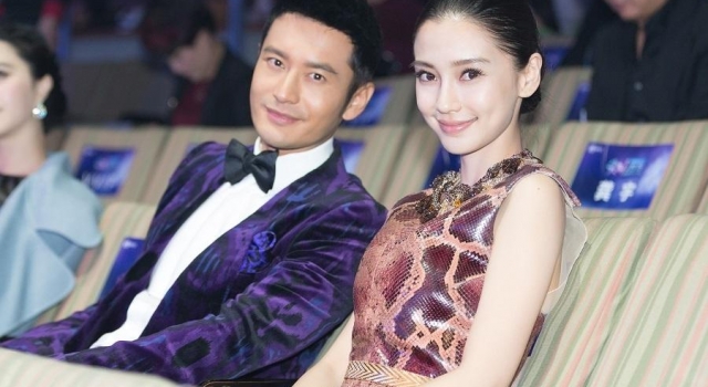 黄晓明帮baby庆生洒狗粮 向华强夫妇参加满面笑容