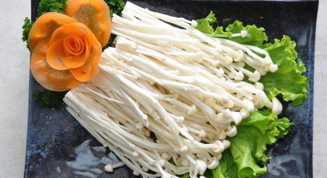 韩国特色菜和金针菇一起蒸 鲜香入味,根本停不下来!