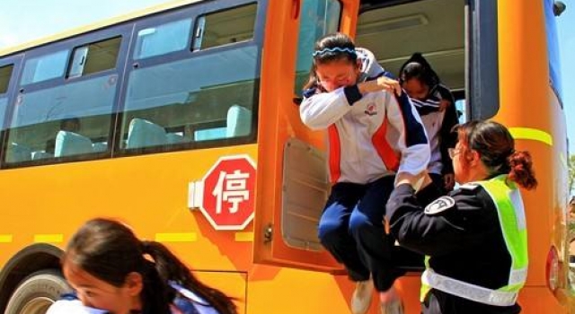 威海校车事故怎么回事?威海校车事故最新进展