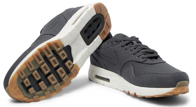 Nike灰色气垫运动鞋 给你非凡的舒适体验