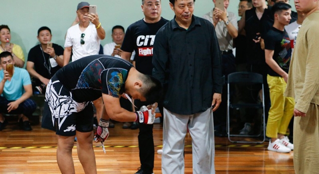 格斗狂人徐晓东挑战太极掌门 比赛未开始就已结束