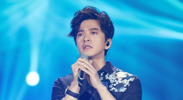 《快男》李健战队遇大难题 痛失爱将后反思战术