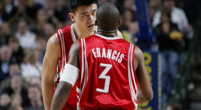 姚明回应吸毒被抓谣言 说说姚明在NBA地位怎样
