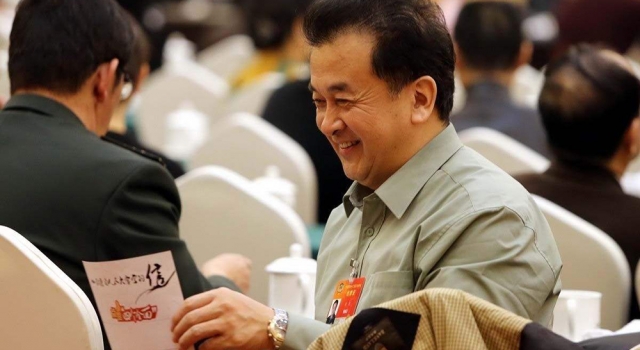 黄宏被批捕受贿是真的吗 深挖黄宏卸任八一厂厂长原因