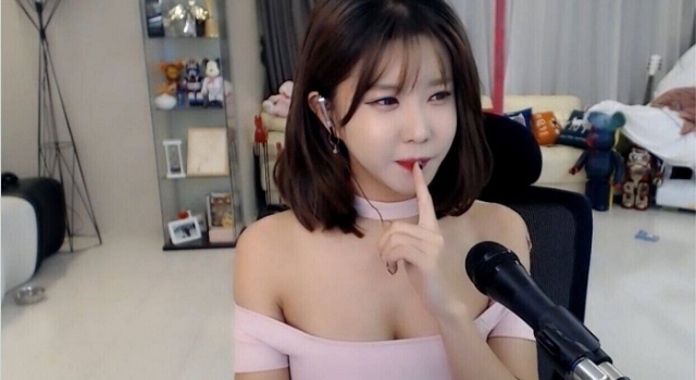 如何追求直播平台的女主播?