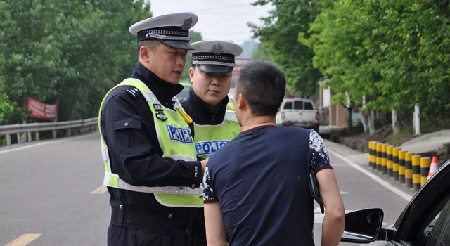 现实版白夜追凶太惊人 哥哥竟假冒弟弟用假驾照