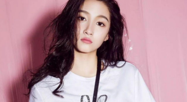 演艺圈中的女明星 尽管身高不一样,但各个都是大长腿