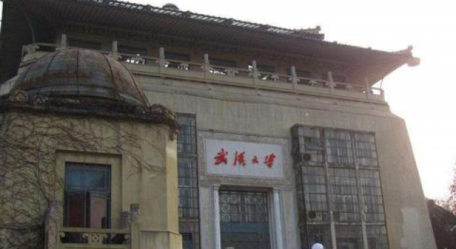 武大配女保安 专门保障女生公寓安全