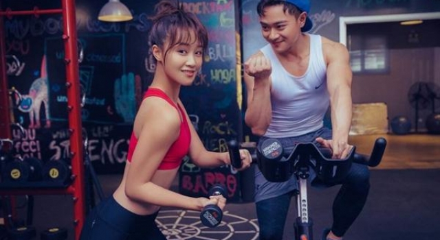 曹骏和蓝盈莹的现场视频通话 网友直呼:真的是好甜啊!