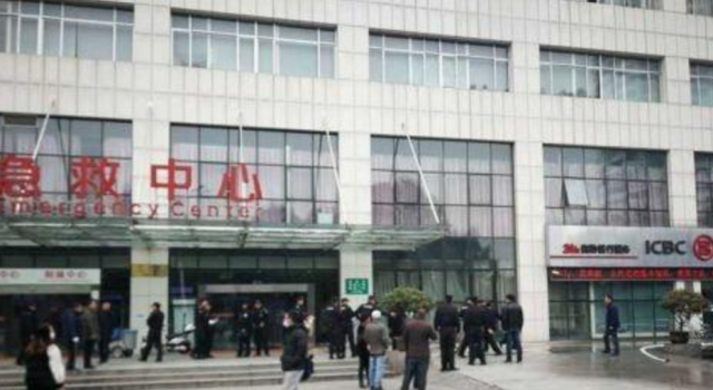 武汉医院医生被刺怎么回事?男子行凶后从高楼跳下?