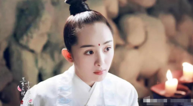 杨幂发际线再上热搜 发际线高低真的影响杨幂颜值吗