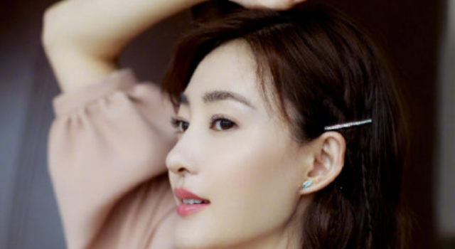 王丽坤点赞否认婚讯微博 她和林更新真的没结婚!