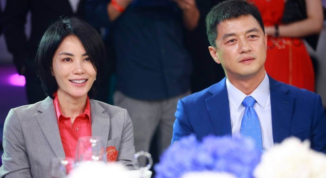 李嫣否认逛街两小时花十万 自嘲起外号李十万竟是这样