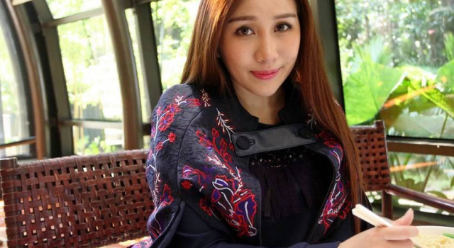 何超盈产女 起名荷包蛋 网友调侃:真是亲妈