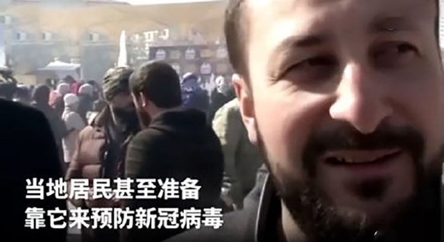 俄罗斯两万人同吃野韭菜 借此防新冠 网友:熏死病毒?