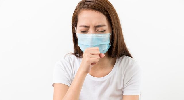 香港艺人曾伟权因晚期肺癌去世,医生提醒,肺不好常有四个标志