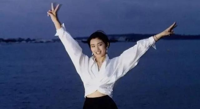 出道32年,背了多年“中国最硬小三”标签,巩俐终逆势称“皇”