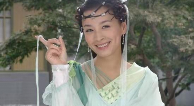 张庭女儿丑上热搜,被指不如丈夫前妻女儿好看?张庭霸气回怼护女