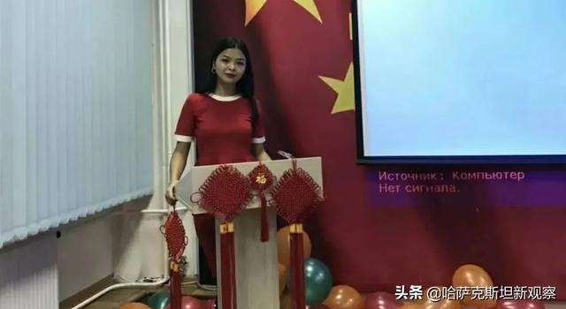哈国母女深情演绎中文歌,希望站上《我是歌手》的舞台
