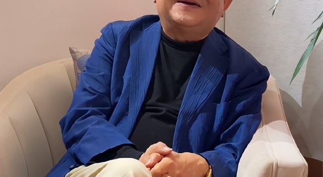 8年冤屈终洗白!王刚首回应误砸2亿珍宝:很同情对方,不愿多说