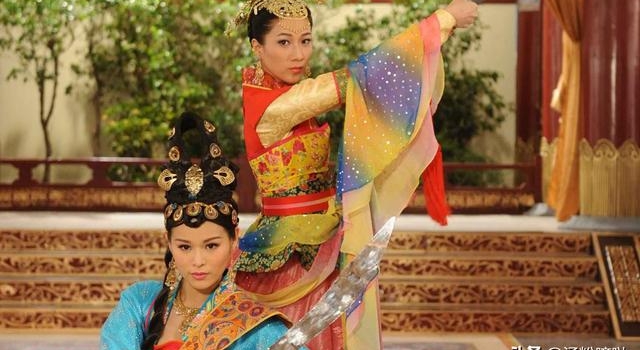 拍戏不是咬“化妆棉”,女演员要敢“丑”,来看看她们是怎么演的