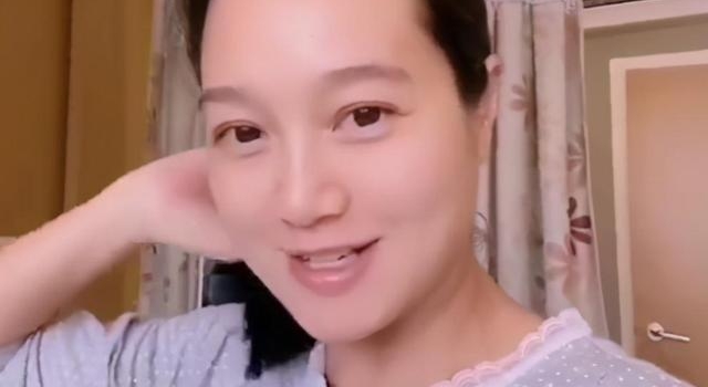 朱丹素颜出镜分享怀二胎感受,吐到发昏恶心难受,发际线后移严重