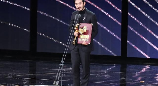 黄晓明凭《烈火英雄》获第33届中国电影金鸡奖最佳男主角