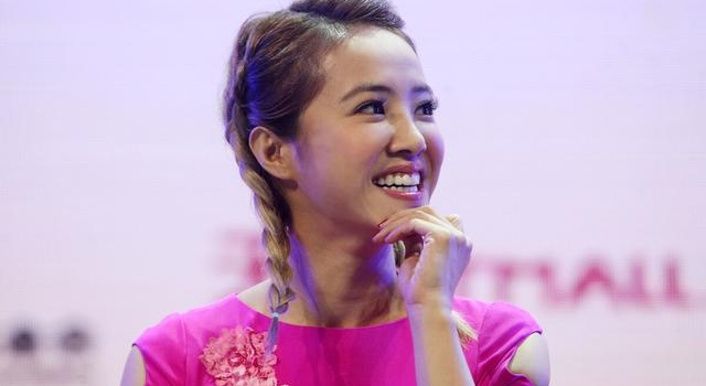 蔡依林演唱会:努力半辈子,却因小S一吻引争议