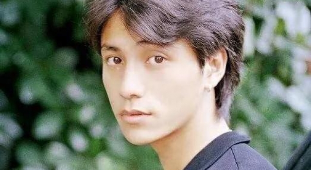 “寒门巨星”上位秘史