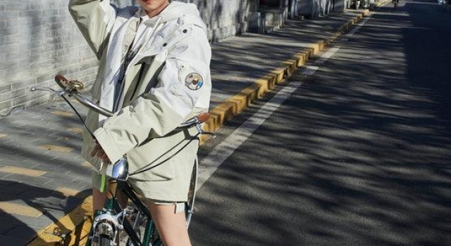 张子枫冬日新刊封面曝光 纯氧轻运动风清新朝气