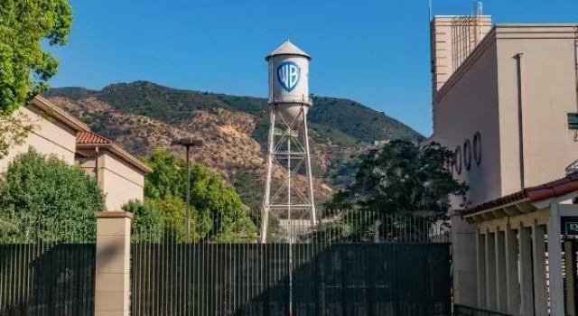 华纳17部电影流媒体同步上线,好莱坞明星的天价报酬还好吗?
