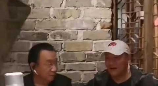 谢东和侯耀华聚餐很亲热,叫对方二哥,网友:比侯耀华更像侯宝林