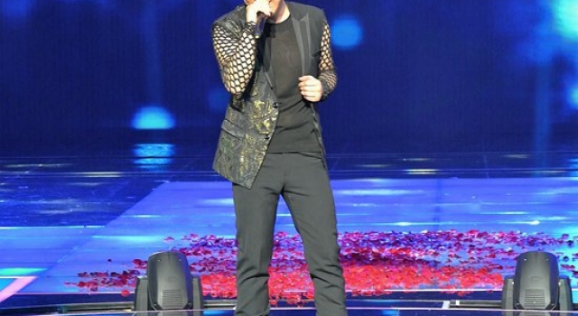 黄渤春晚歌曲唱中国梦 自称不意外底子好