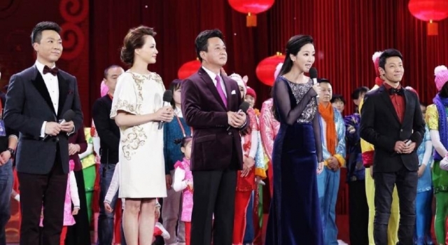 春晚联排6名主持人亮相安检严苛 神秘欧巴李敏镐再次现身