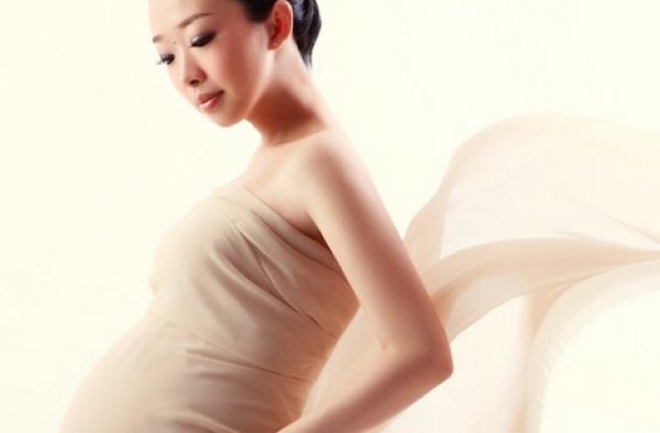 夫妻多年不育 分隔两地妻子怀孕2次拒鉴 丈夫要离婚