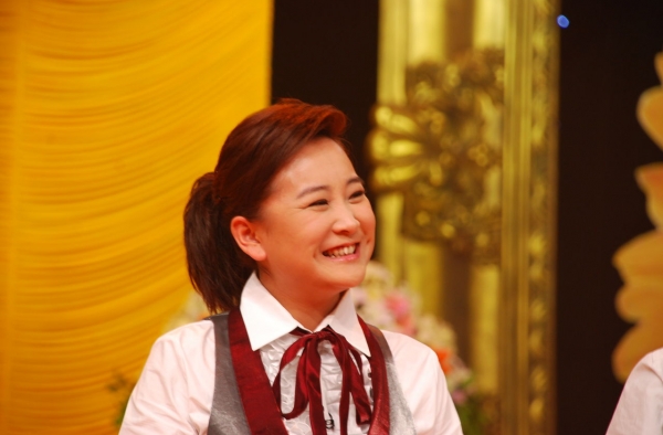贾玲春晚小品抄袭韩国节目 贾玲年轻美照被赞女神