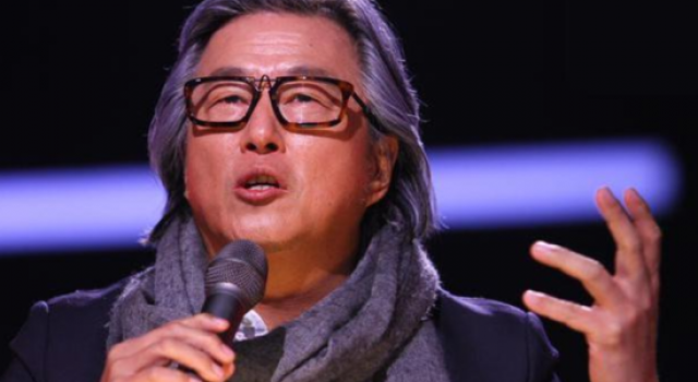 王伟忠现《我要上春晚》评委席 揭春晚节目内容