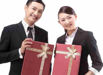2016年过年送礼送领导什么？ 年味十足的季节给领导送关心
