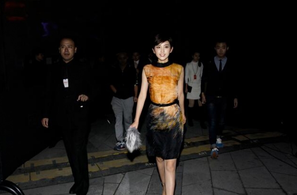唐艺昕家庭背景很强悍 张翰弃郑爽恋唐艺昕只为女方背景