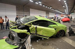 װ�Ʋ��ɷ���Ǯ��Ů��ѧ����ͬѧ�������˳���ײ���۱���