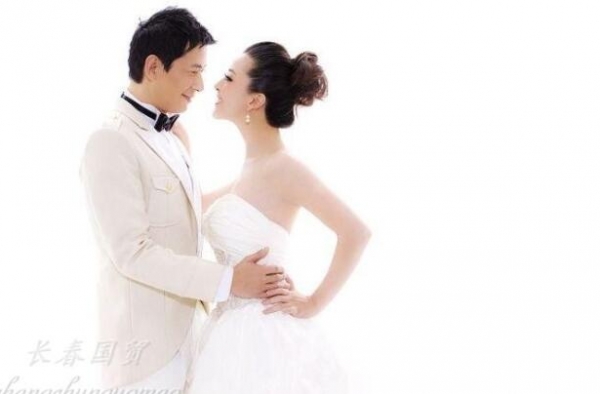 戴军老婆竟然是黄小蕾 戴军黄小蕾甜蜜婚纱照