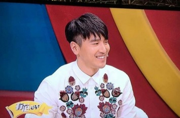 《奇葩说》赵又廷谈片酬：不因收入差距考虑二人关系