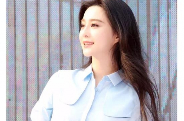 李晨深夜晒范冰冰美照秀恩爱 网友：硬挤出这些文字不容易