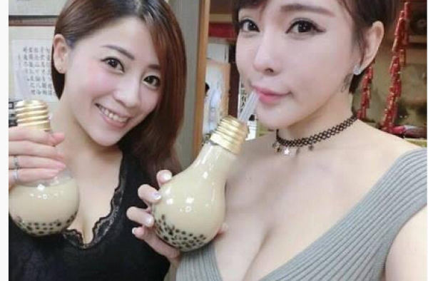 台湾灯泡奶茶网络爆红 更吸睛的是“奶茶妹”的巨乳