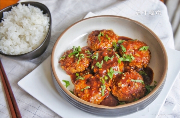 诱人的茄汁藕饼你见过吗？几个步骤轻松教会你茄汁藕饼